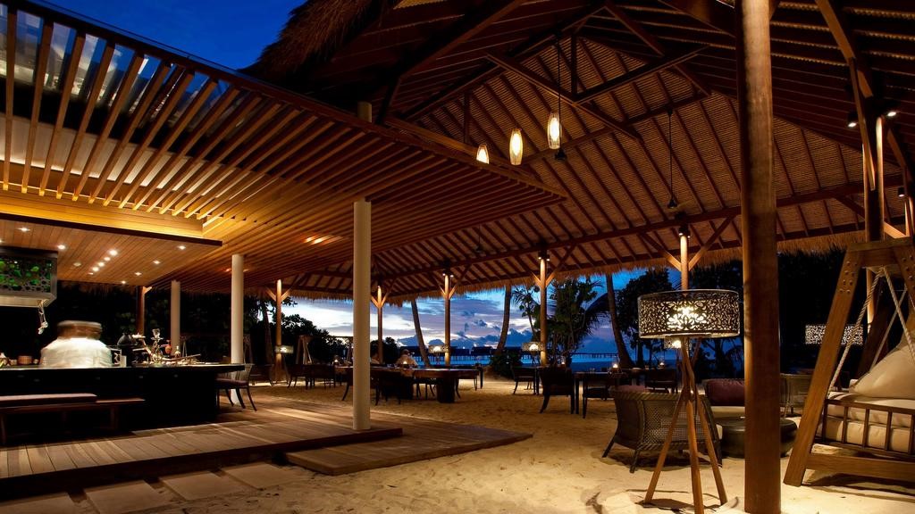 The Island Grill / アイランドグリル
