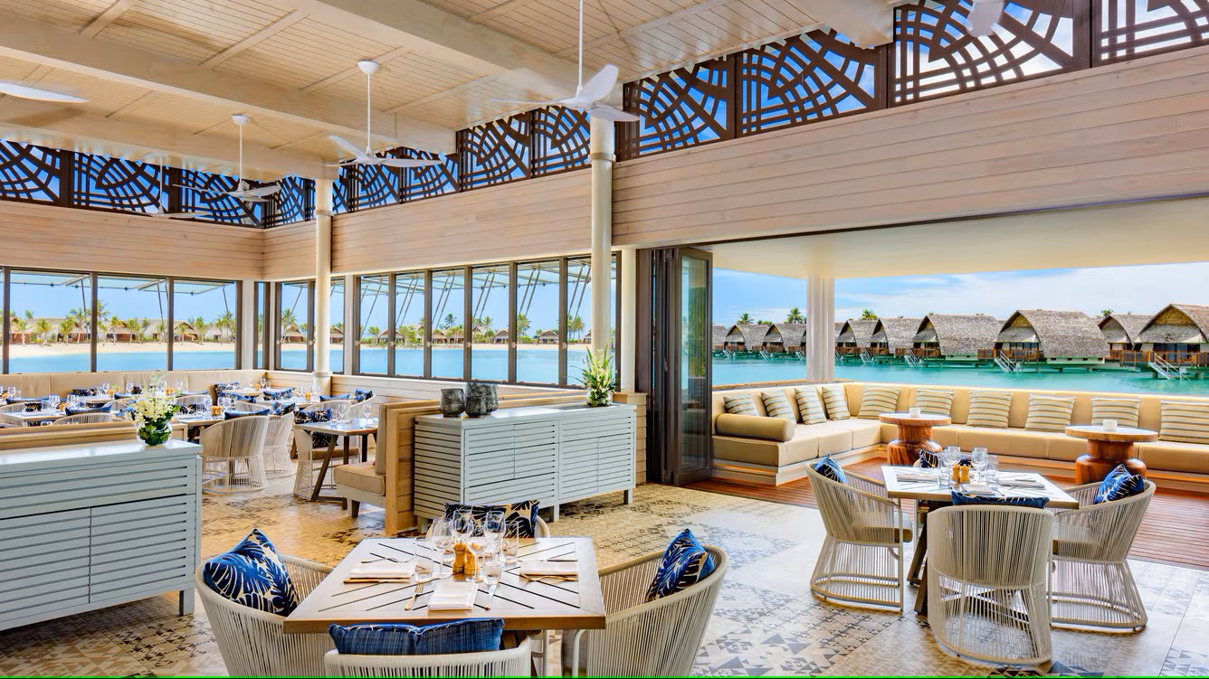  Lagoon House & Bar